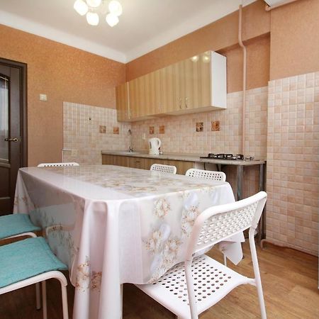 Spacious Central Apartment Алматы Экстерьер фото