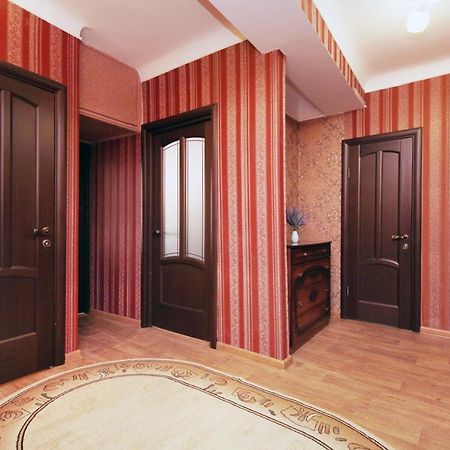 Spacious Central Apartment Алматы Экстерьер фото