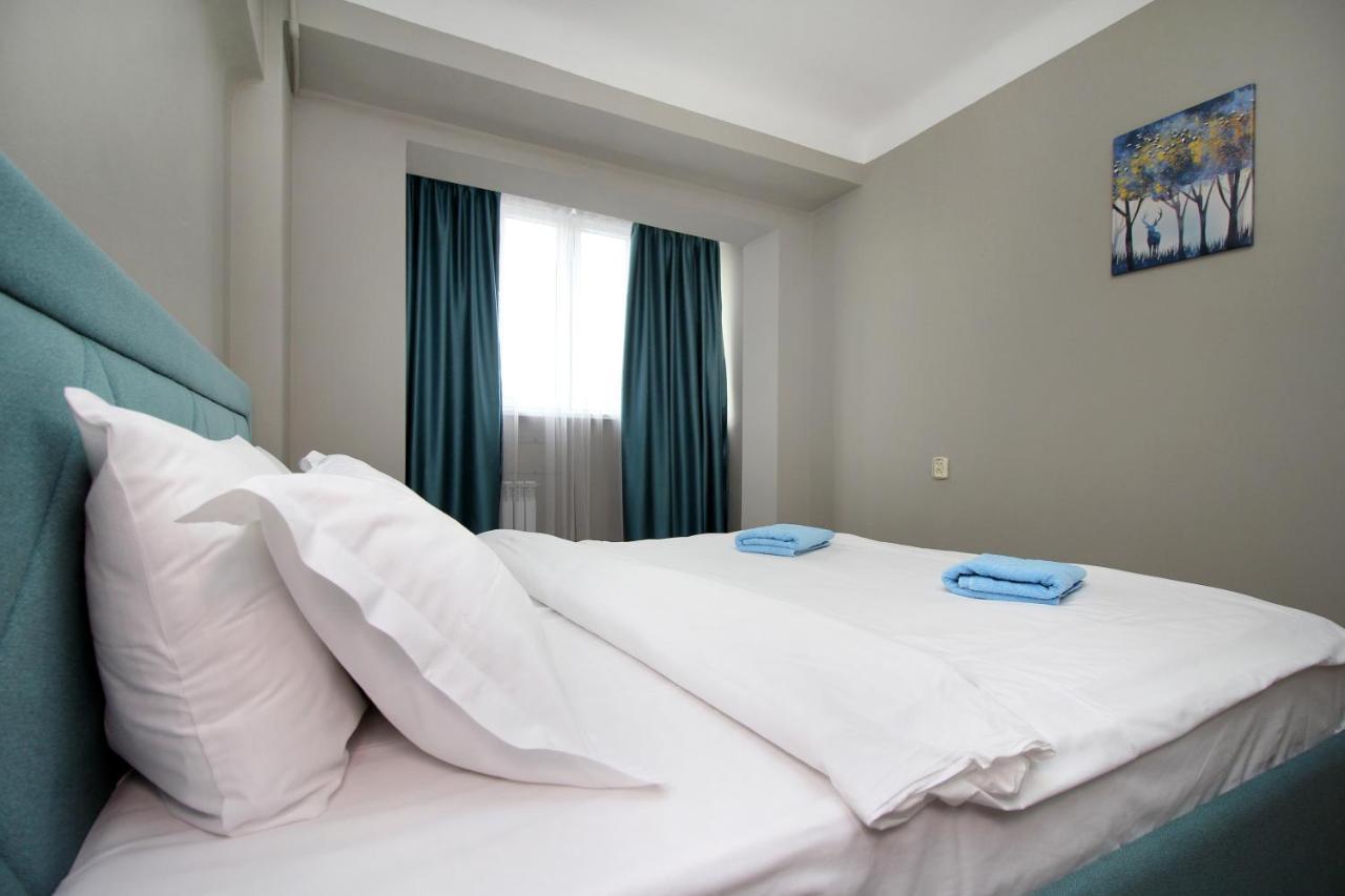 Spacious Central Apartment Алматы Экстерьер фото