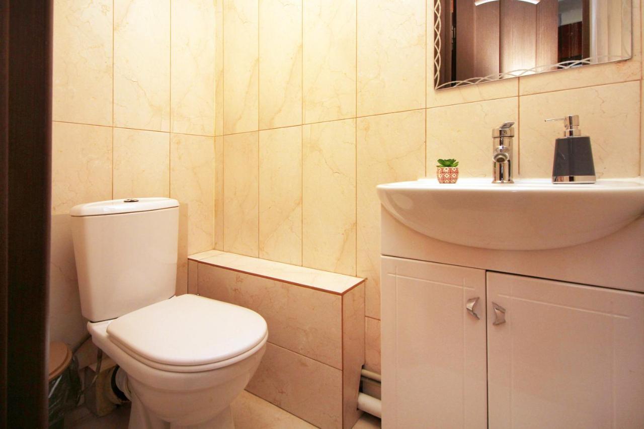 Spacious Central Apartment Алматы Экстерьер фото